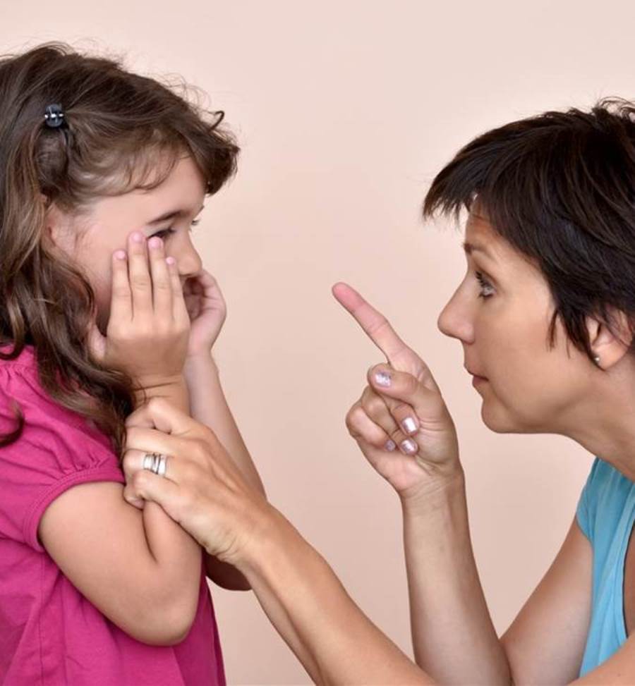 تحذير لكل الآباء .. سوء معاملة الأطفال يزيد خطر إصابتهم بالسرطان