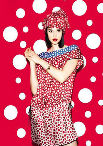  تعاون مثمر بين "مارك جاكوب" و"كوساما" يفرز مجموعة أزياء مترفة