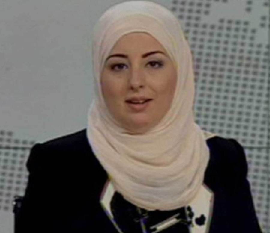  فاطمة نبيل أول مذيعة أخبار محجبة بالتليفزيون المصرى