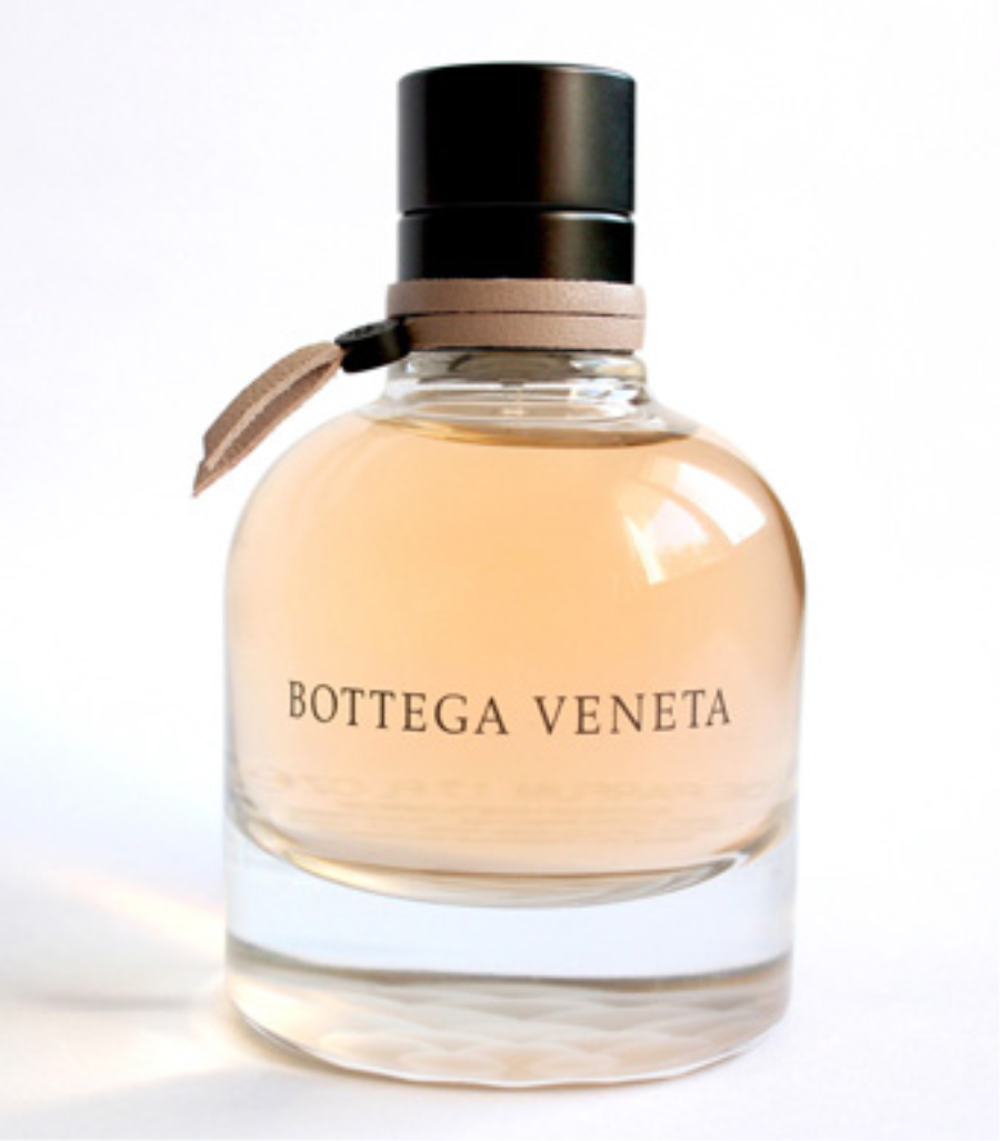  ساشعري بجمال زهور الريف الإيطالي مع عطر Bottega Veneta للنساء