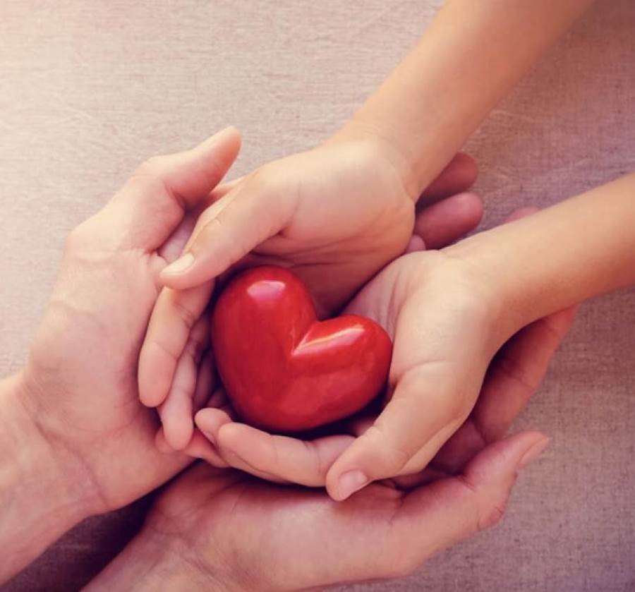  ما الحل لو اجتاح الحب قلوبنا مثل الإعصار وخلف وراءه الدمار؟