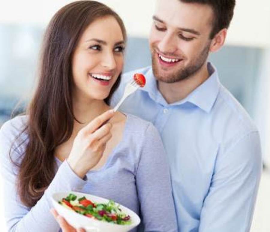 أعشاب وفواكه تجلب السعادة والنشاط الجنسي للزوجين