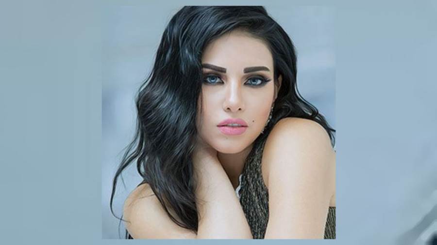 الفنانة مروة نصر
