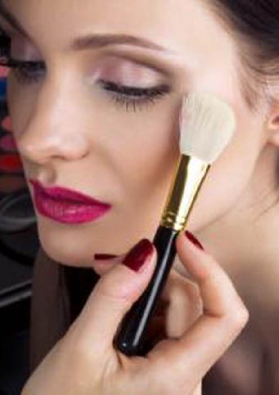 احصلي على إطلالة شبابية متألقة