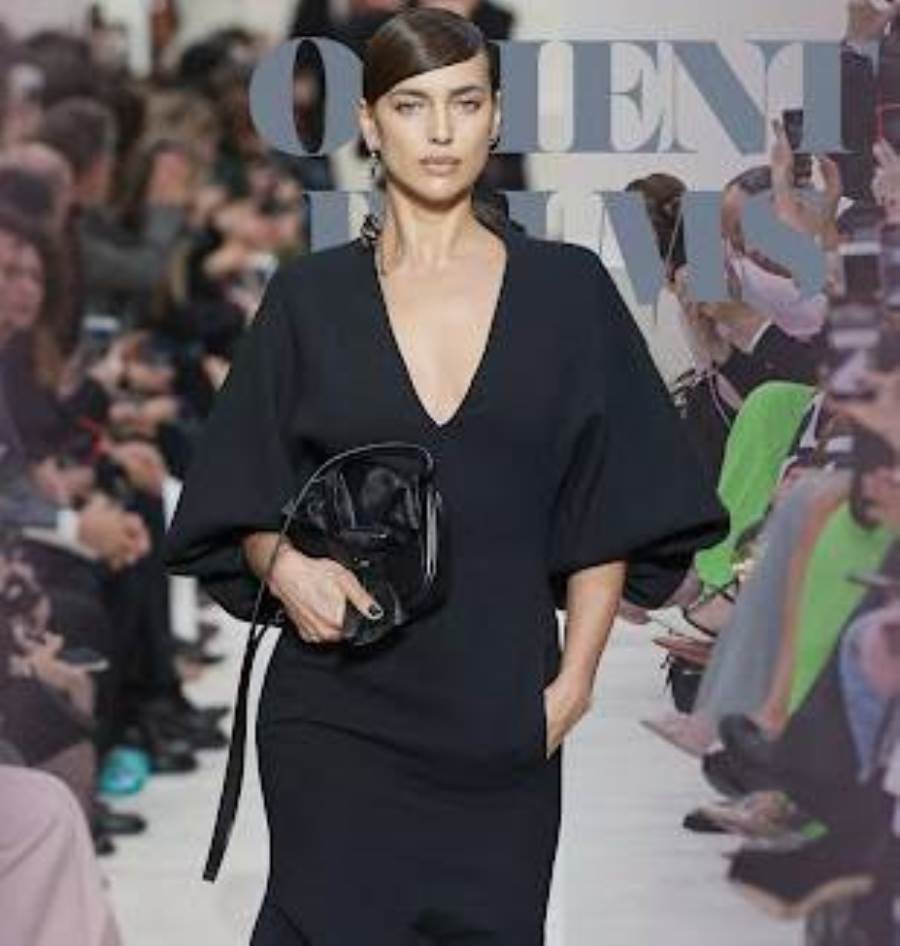 مجموعة أزياء Valentino لخريف وشتاء 2013 مستوحاة من القصص الخيالية