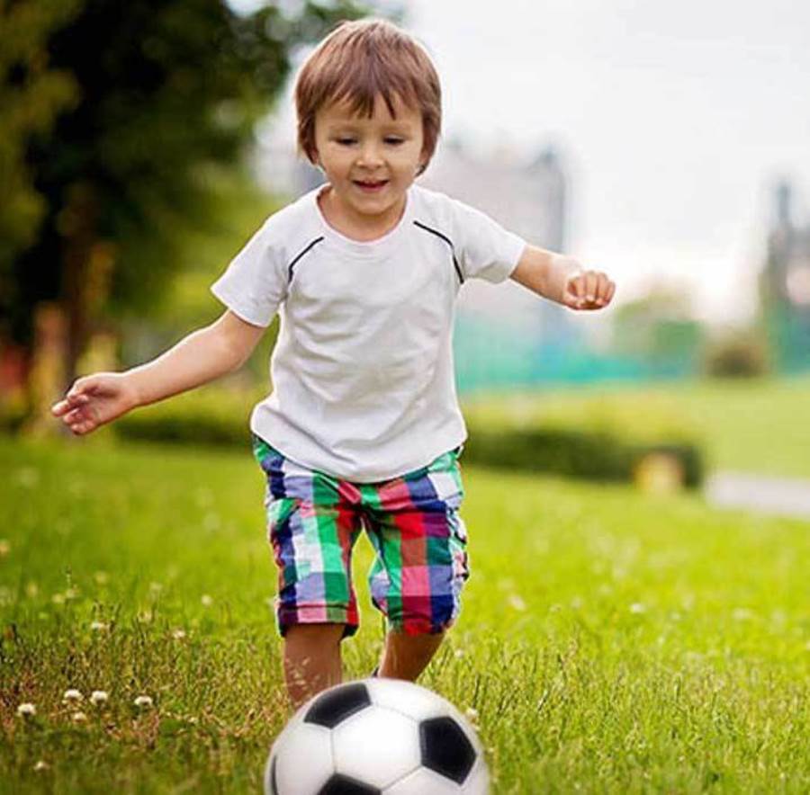 دليل الأنشطة الرياضية المناسبة للأطفال في جميع الأعمار