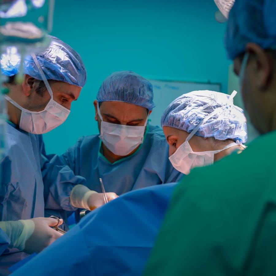 عملية جراحية تزرع انفًا في جبهة رجل ليستبدل به الآخر المهشم