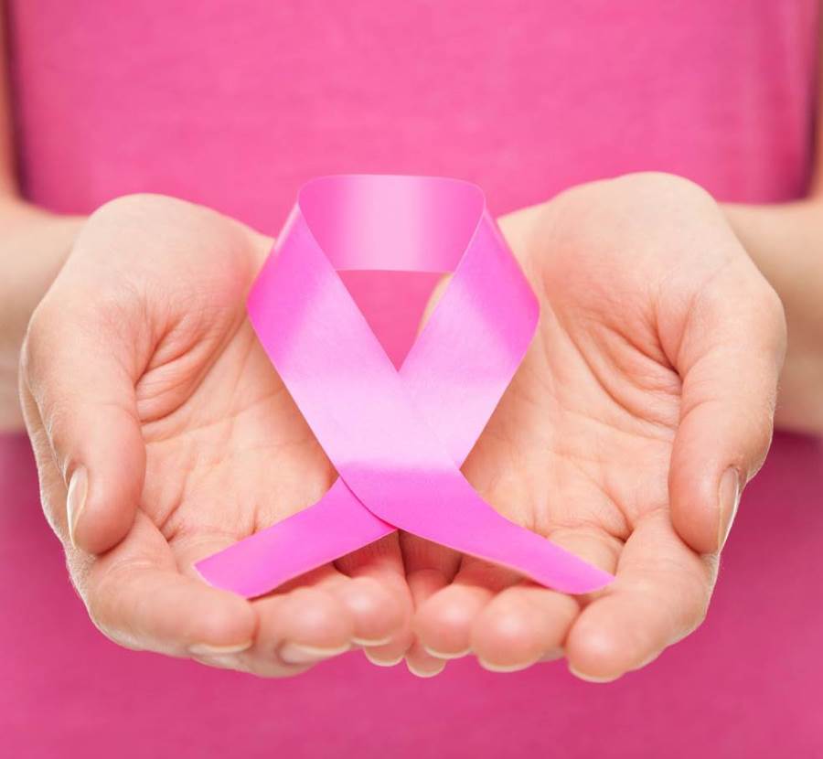 دراسة : المشى ساعة يوميا يقلل الإصابة بسرطان الثدى بنسبة 14 %