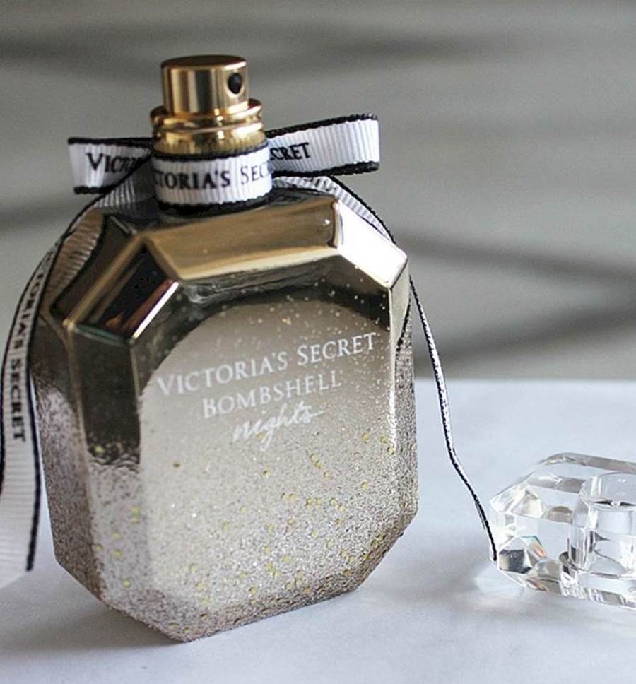 تمتعي بجاذبية عارضات الأزياء مع عطر Night من Victoria's Secret