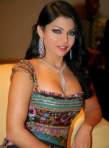 هيفاء وهبي تفقد وعيها بعد محاولة قتل كريس براون امامها