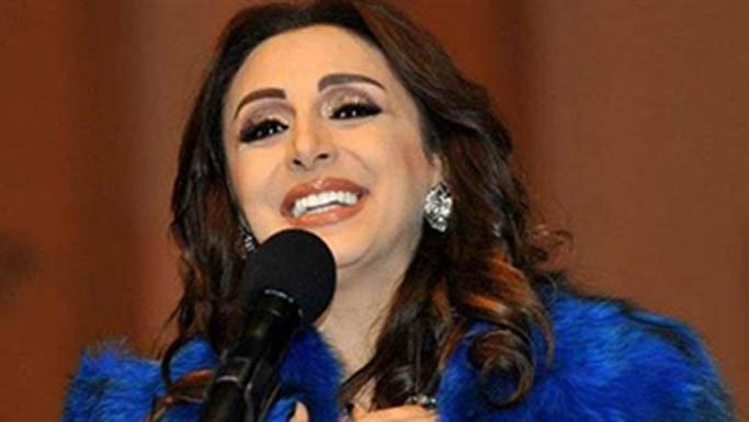 بالصور .. أنغام وابنها عمر مع الراحلة "صباح"