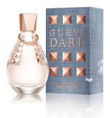 اعلمي كيف تخطفين الأنظار مع عطر Guess Dare