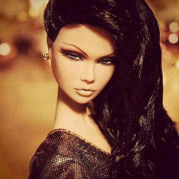  هيفاء وهبي تتحول إلى "باربي" في هذه الصورة