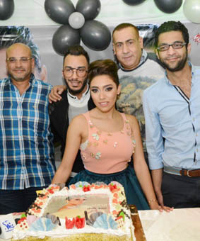 بالصور .. زيزى عادل تحتفل بالبومها الجديد "انا انثى"