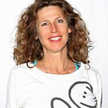 صوفي هاوكينز تنجب طفلة في عمر الـ50