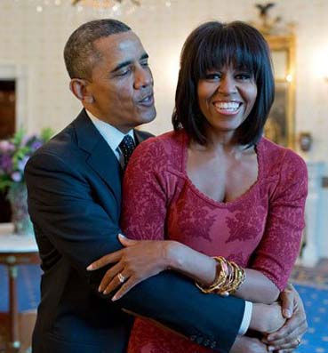  بالصور .. أحتفال "أوباما" بعيد زواجه الـ23 .. وماذا فعل البيت الابيض؟