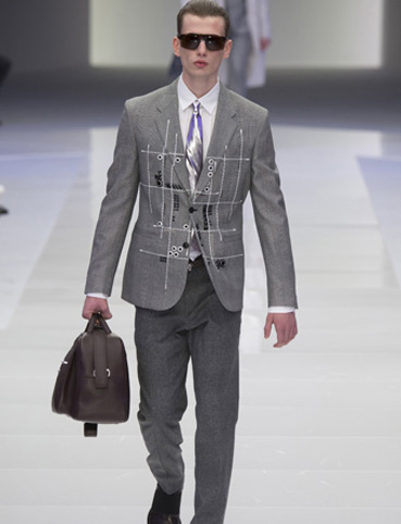 بالصور .. مجموعة فيرساتشي للرجال لخريف 2016