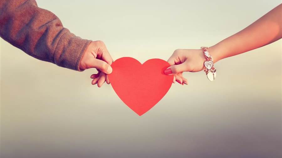 في عيد الحب: أفكار رومانسية لتجديد ذكرى الزواج