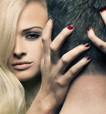 تعرفي علي .. 5 أشياء ترتدينها تثير زوجك