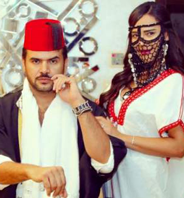 سامو زين يرتدي الطربوش في أول صورة له مع زوجت
