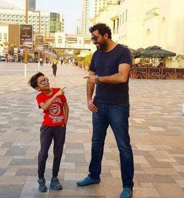 باسم ياخور برفقة إبنه بصورة عفوية