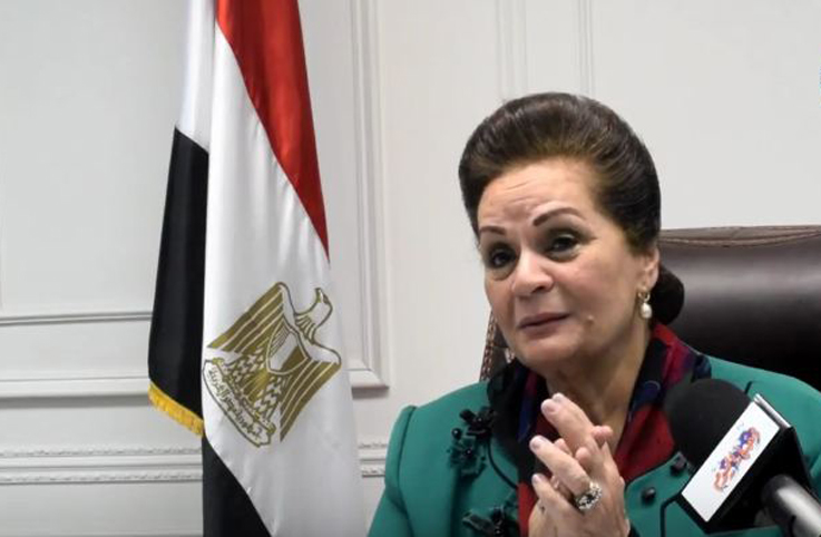 "نادية عبده" أول سيدة تتولي "منصب محافظً في مصر