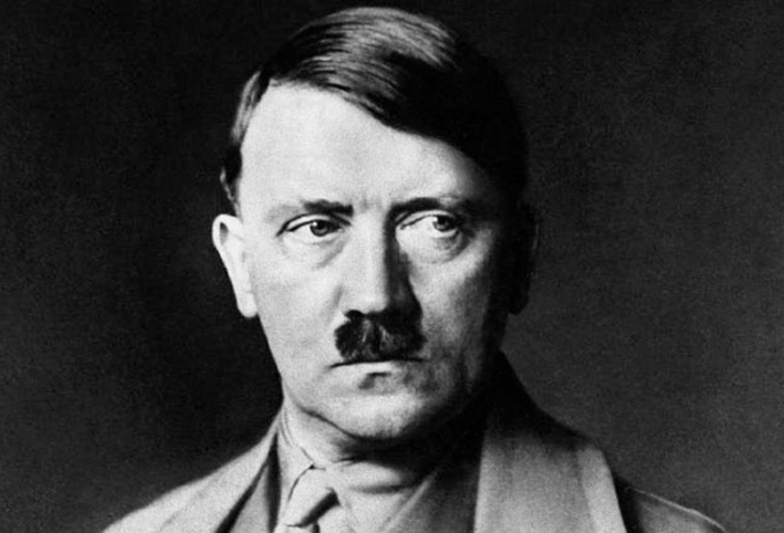 صور نادرة لأدولف هتلر في مزاد علني