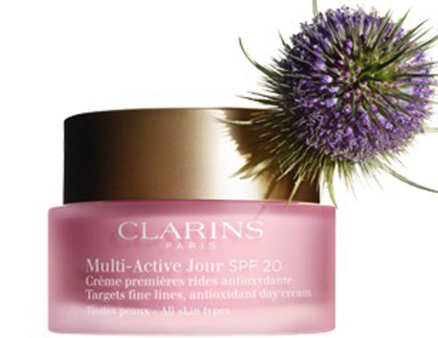 اعلان مستحضرات العناية من Clarins