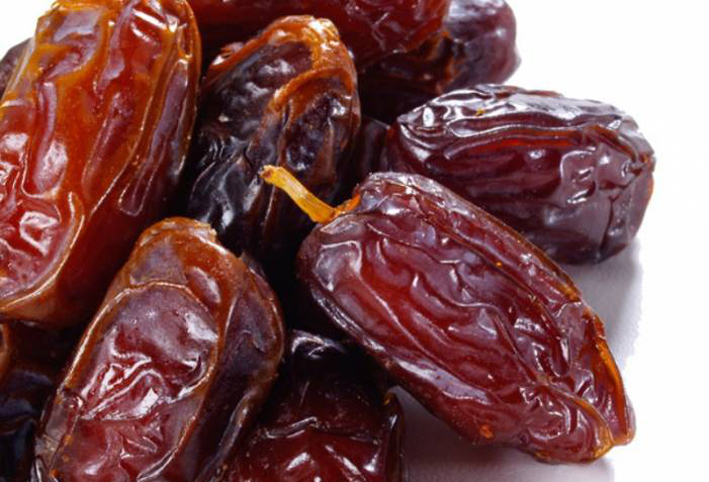 تناولوا 7 تمرات على الريق .. ولن تصدقوا النتيجة بعد شهر
