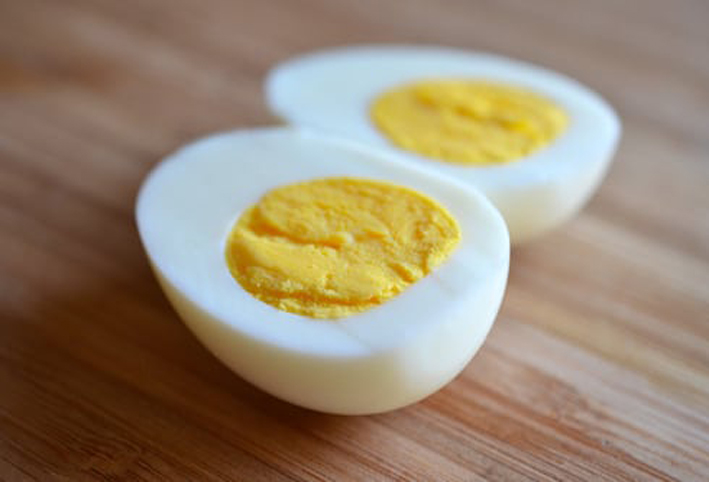  فوائد لا تتوقعيها عند تناولك البيض المسلوق بوجبة الإفطار