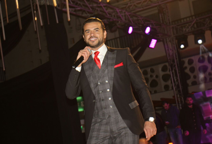 بالصور .. سامو زين يتألق فى حفل رأس السنة