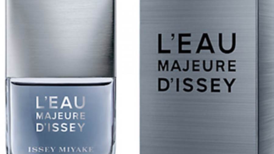 إعلان عطر Issey Miyake designed by water