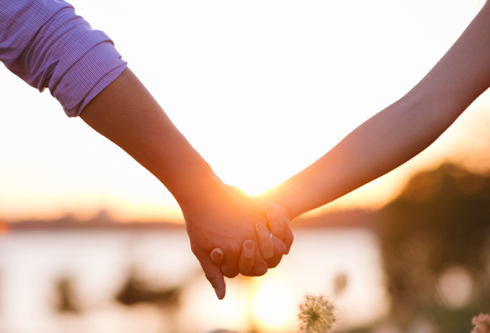 جائزة مالية لكل رجل يتزوّج في هذا البلد