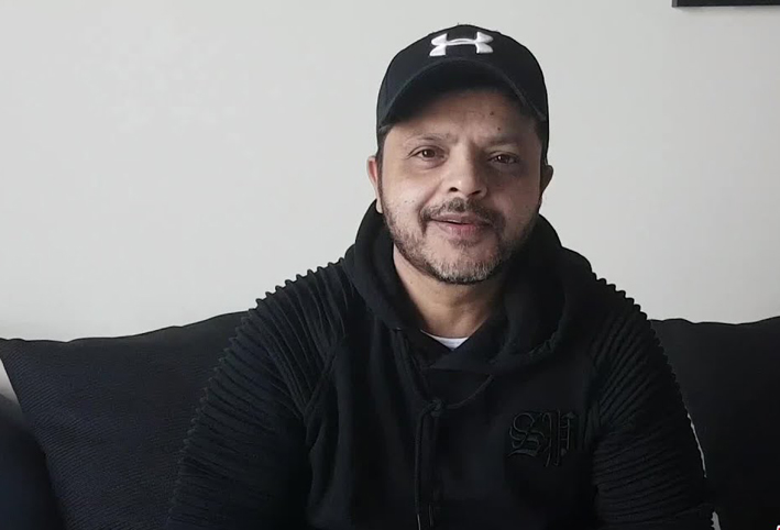 بالصورة .. محمد هنيدي يسخر على طريقته من أزياء الأوسكار
