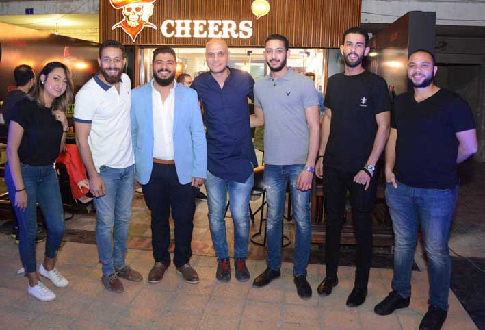 "cheers" نجوم الفن والمجتمع والموضة فى حفل افتتاح مطعم