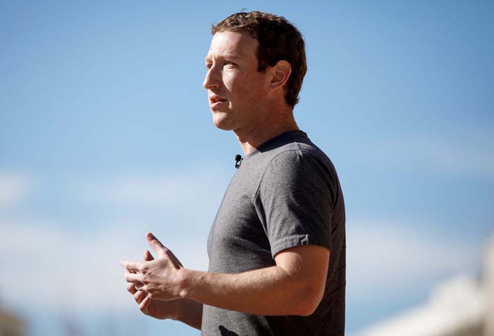مؤسس "فيسبوك" يصف تصريحات رئيس "أبل" بأنها عفوية وسطحية