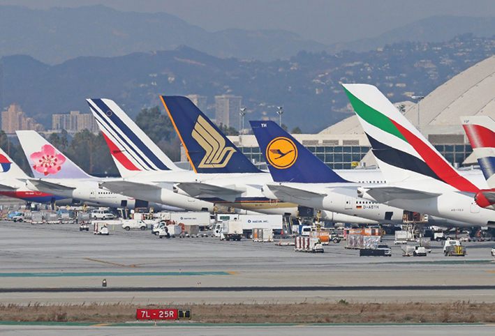 شركات الطيران العالمية تفرض شروط لـ "المسافرين البدناء"