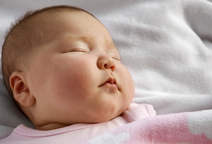 الرضع الممتلئون أكثر عرضة للإصابة بالبدانة بنهاية المرحلة الدراسية