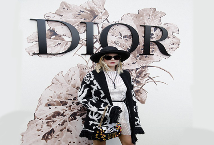 بالصور .. جينفير لورانس تتألق في أحدث صيحات ماركة Dior لخريف 2019