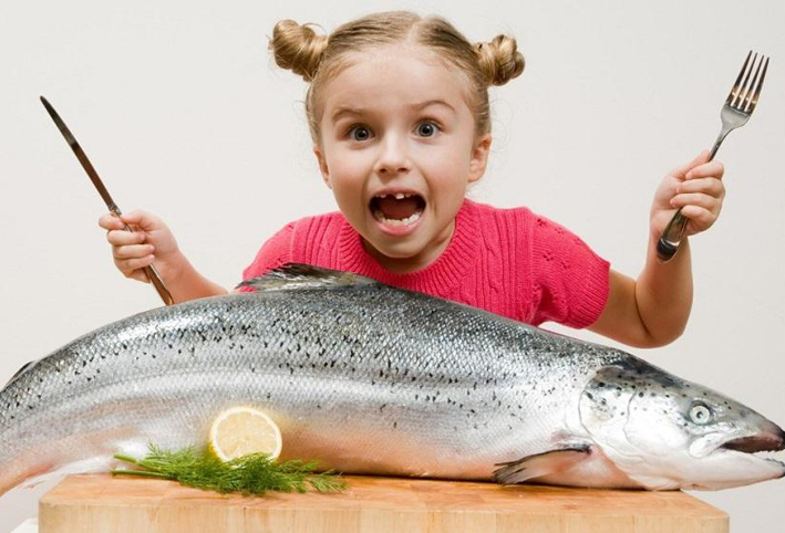 الأطفال وتناول الأسماك