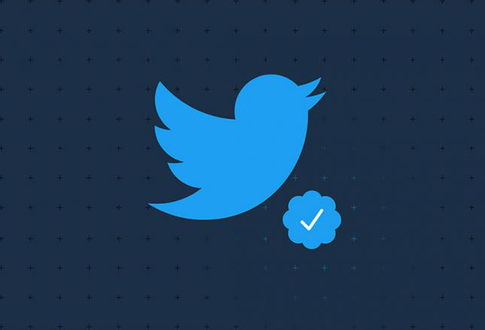"تويتر" يعتذر بعد استخدامه بيانات مستخدمين دون إذن