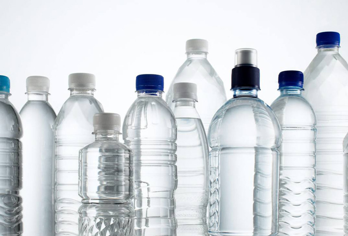 استخدام زجاجات البلاستيك أكثر من مرة يقلل هرمونات الذكورة