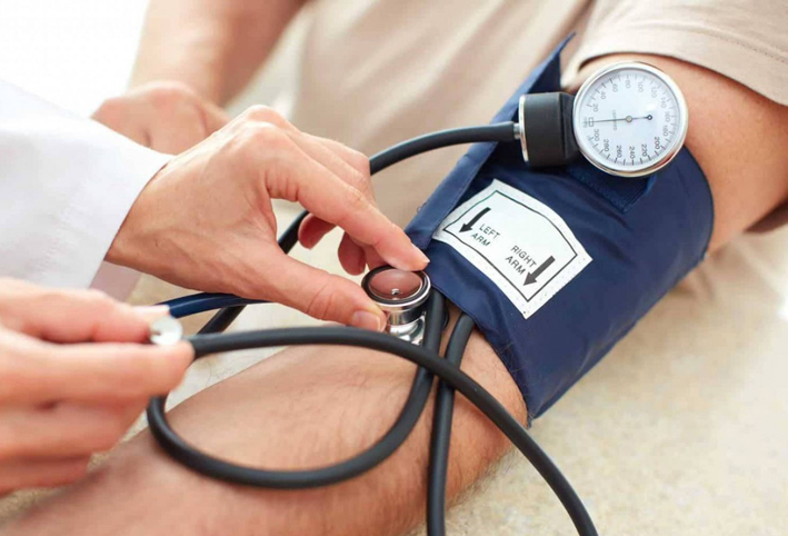  التحكم فى ضغط الدم والكوليسترول يقلل الإصابة بالنوبات القلبية بنسبة 80%