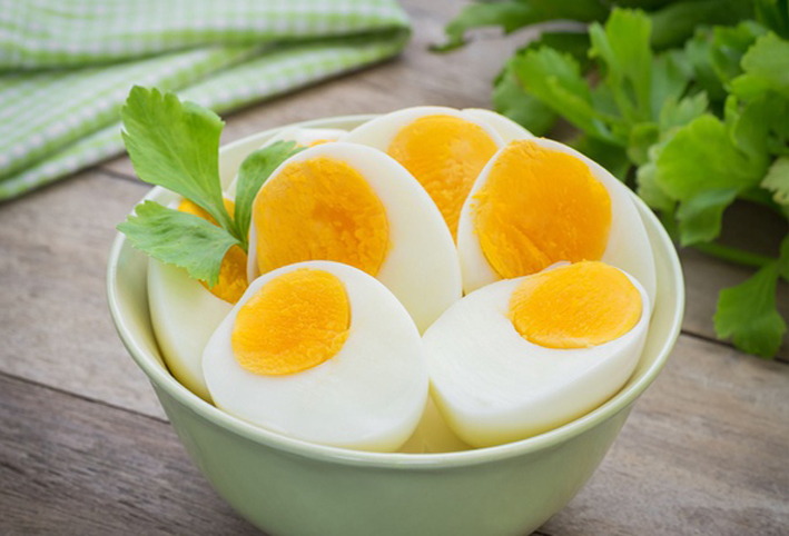 هل تناول البيض بكميات كبيرة  يسبب أمراض قاتلة؟