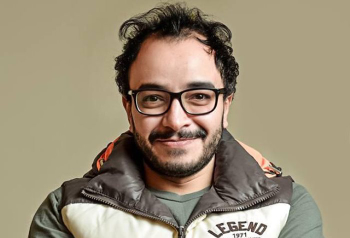شاهد .. حسام داغر أمام برج إيفل
