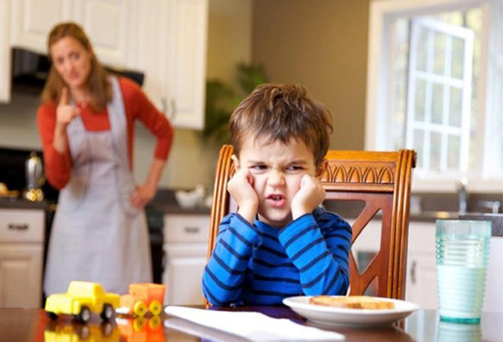 9 أسباب وراء طفلك الغاضب دائماً