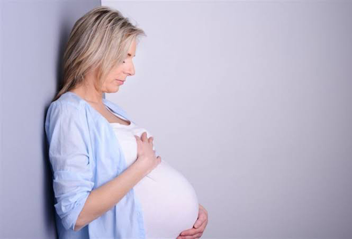 الحمل فى السن المتقدم خطر على صحة الأطفال الذكور
