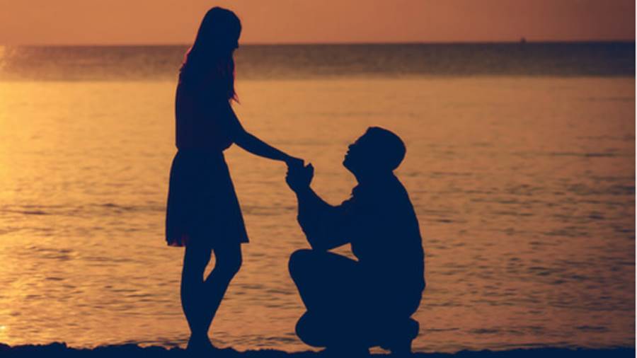 كيف تجعل أي فتاة تقع في حبك؟