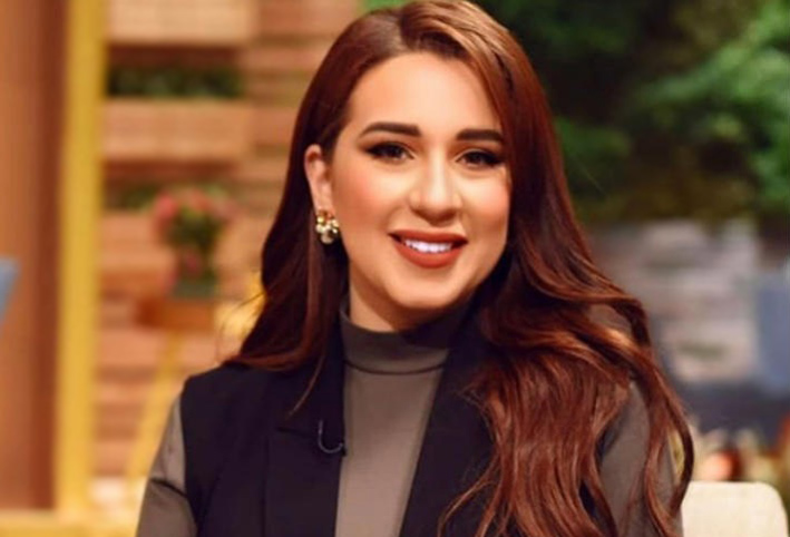  شاهد .. اسما شريف منير تغازل زوجها بالمغربي