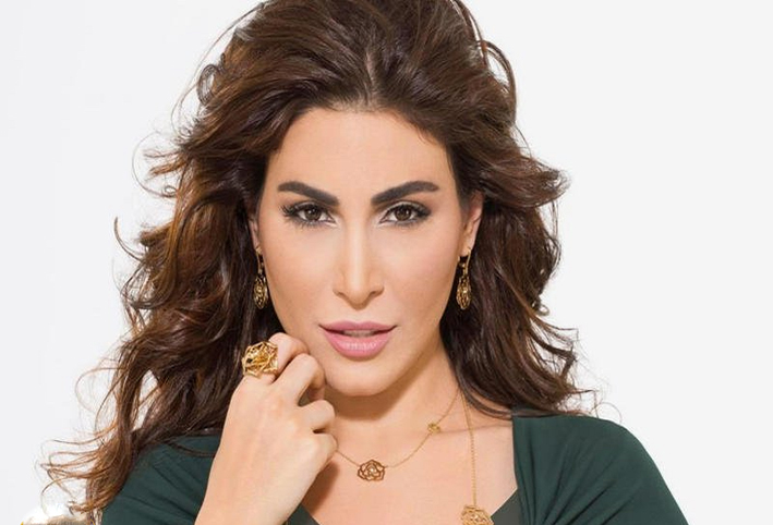 شاهد .. الفنانة يارا تحتفل بعيد الفصح